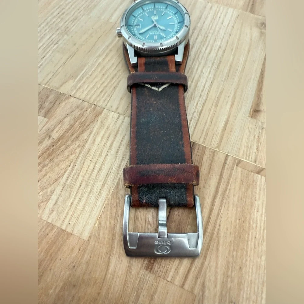 Vintage Fossil blue mens blue dial brown leather watch NEW BATTERY